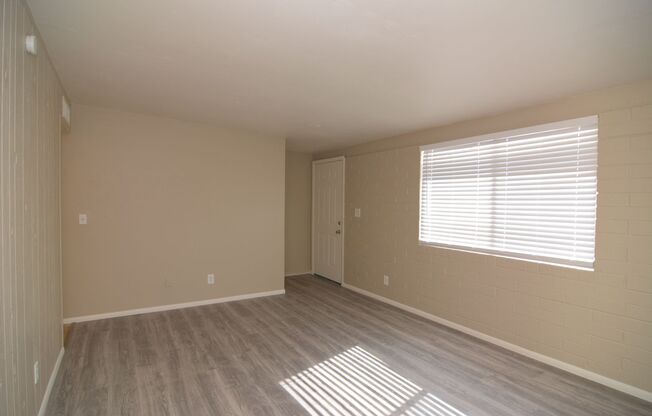 2 beds, 1 bath, $1,095