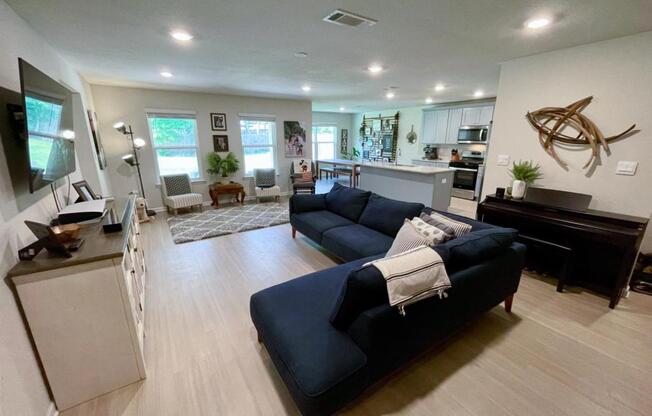 1064 ENCLAVE CIR