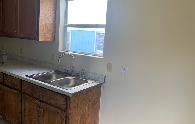 3 beds, 2 baths, $1,600