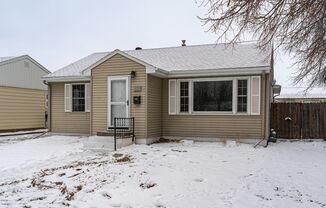 3 Bedroom 2 Bath Home with Fenced in Backyard!