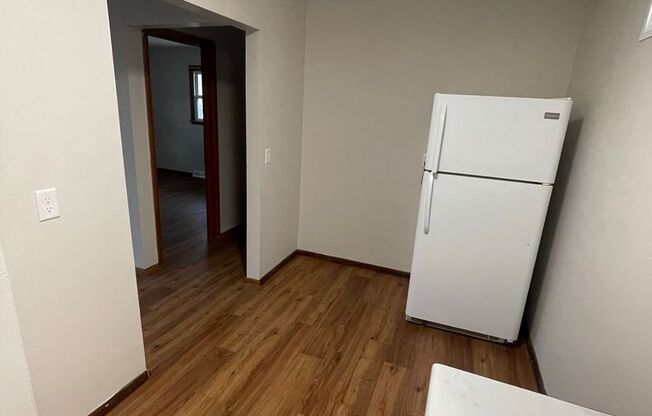 1 bed, 1 bath, 550 sqft, $950, Unit 7