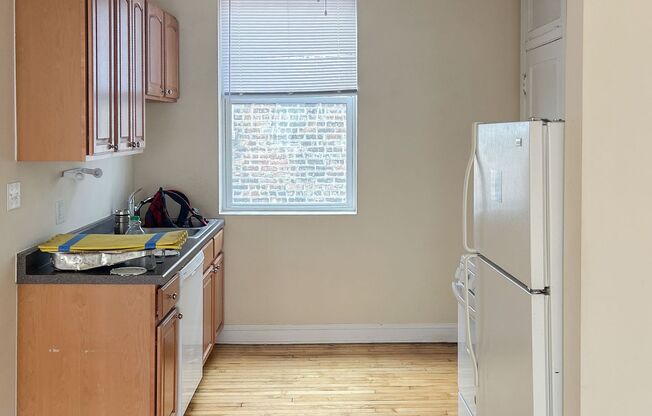 2 beds, 1 bath, 730 sqft, $2,595, Unit 859-3S