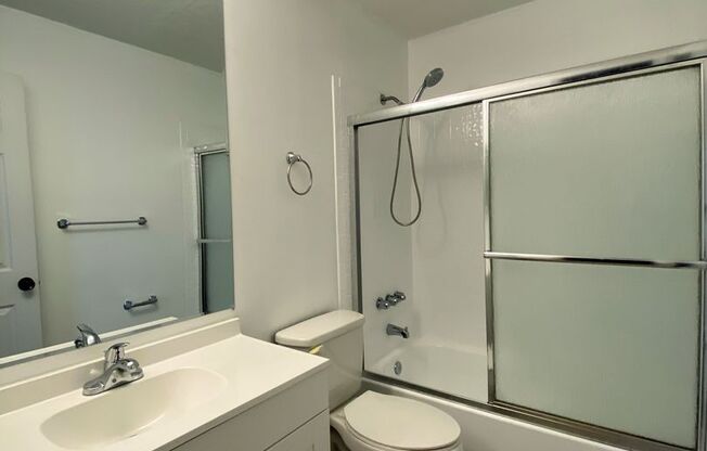 2 beds, 2.5 baths, $1,675, Unit # 17