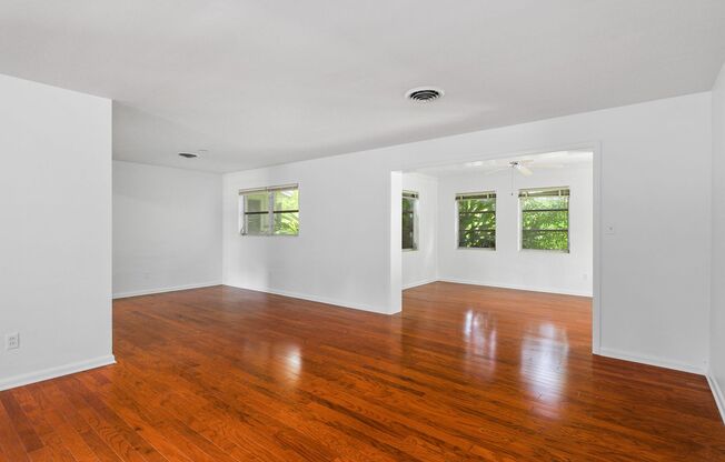 Winter Park 3 bedroom, 2 bath available now!