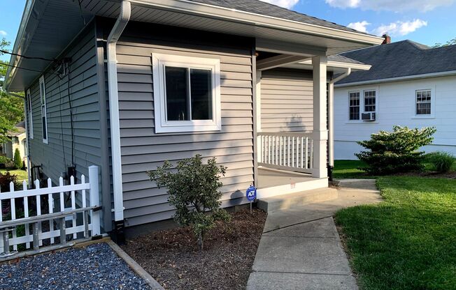 2 beds, 1 bath, $2,100