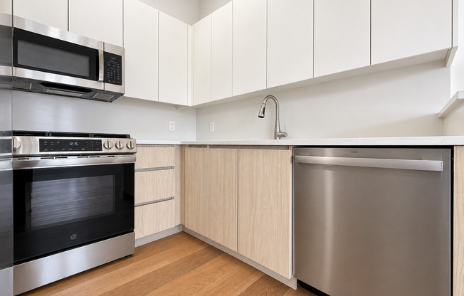 2 beds, 1 bath, 1,400 sqft, $6,275, Unit 5M