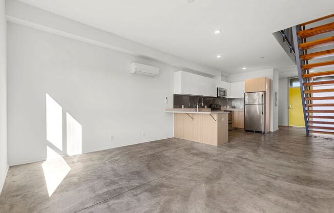 2 beds, 2 baths, 912 sqft, $2,895, Unit 309