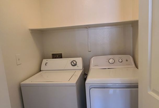 2 beds, 2 baths, $1,300, Unit # 280