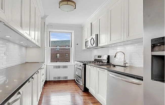 73 12 35 AVE
