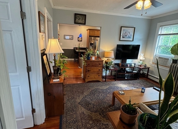 2 beds, 1 bath, 1,200 sqft, $2,700, Unit 62