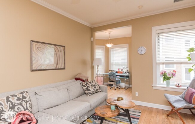 863 W Cornelia Ave 2