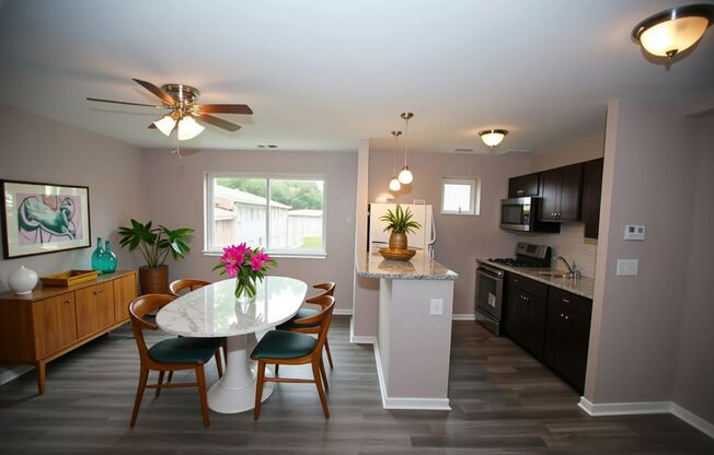 Beautiful 2 BD Near The Alameda