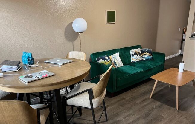 1 bed, 1 bath, 442 sqft, $1,450, Unit B201