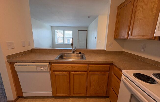 2 beds, 2 baths, 1,018 sqft, $1,450, Unit 354-3008