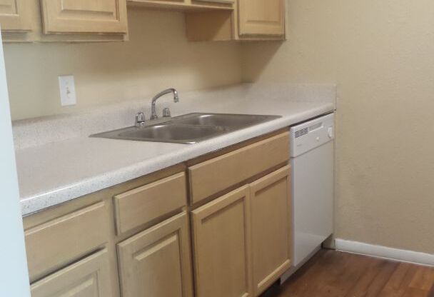 1 bed, 1 bath, 580 sqft, $815