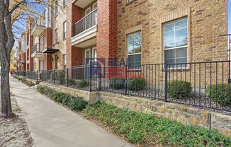 Gated Downtown Fort Worth Condo with Attached Garage