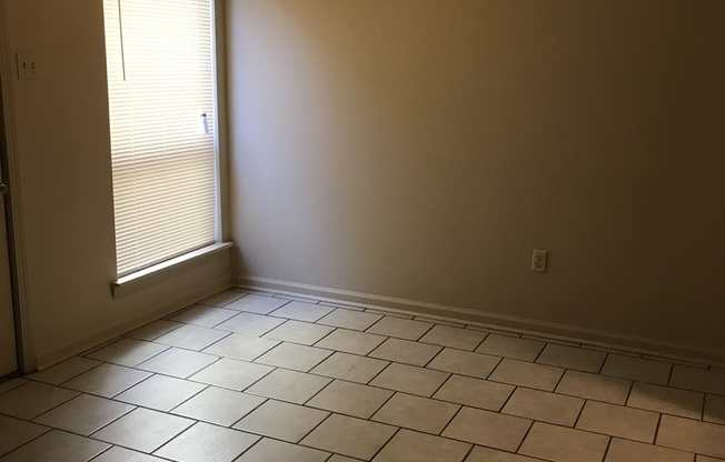 Beautiful Clean 3 bedroom, 2 Full Baths townhouse