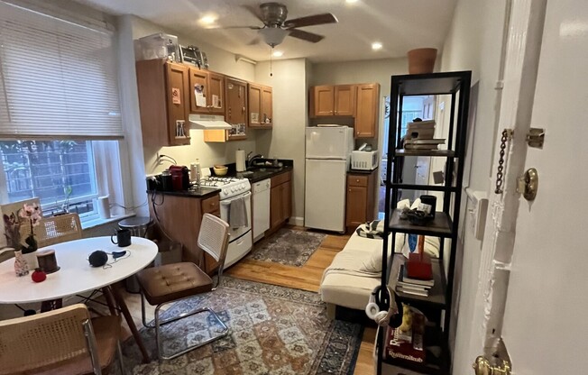 2 beds, 1 bath, $3,550, Unit 12