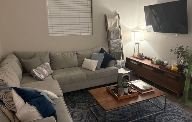 Modern 2-Bedroom Condo Near Downtown Sacramento