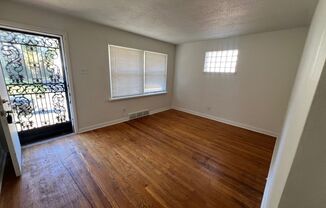 2 beds, 1 bath, $995