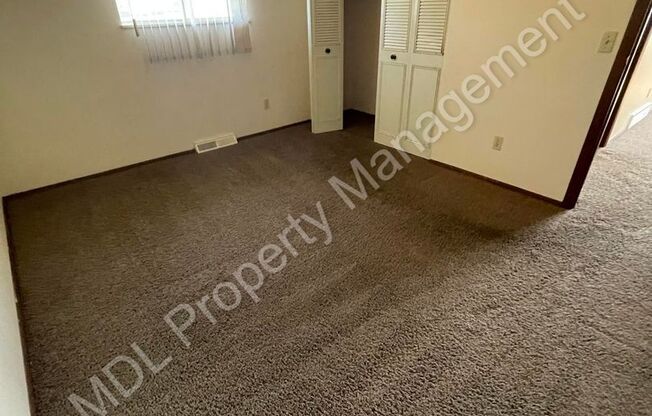 2 beds, 1 bath, 800 sqft, $800, Unit 16