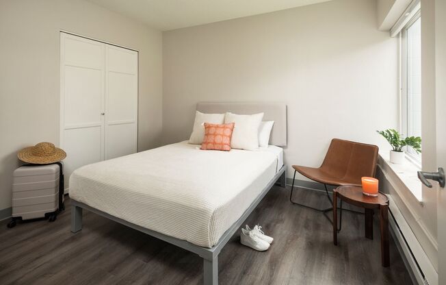 Furnished apartments with flexible lease terms and unbeatable building amenities.