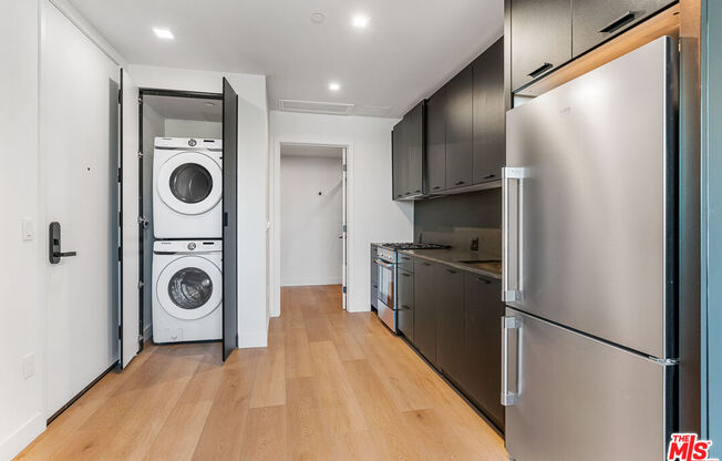 Studio, 1 bath, 402 sqft, $2,495, Unit 204