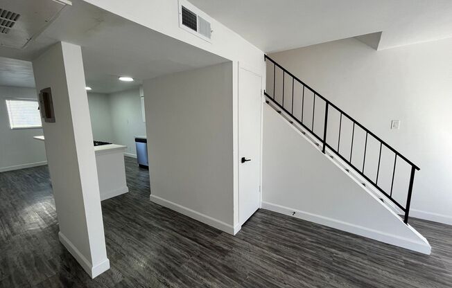 2 beds, 2 baths, 977 sqft, $1,595, Unit 18