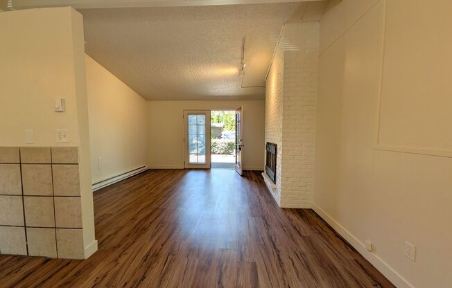 2 beds, 1 bath, 800 sqft, $1,365, Unit 3485-05