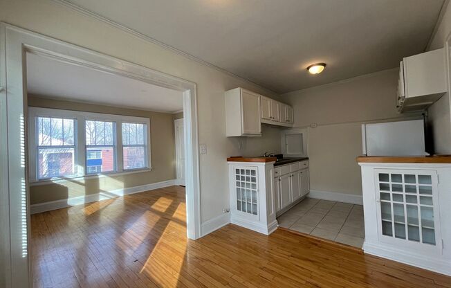 Studio, 1 bath, 450 sqft, $955, Unit 9