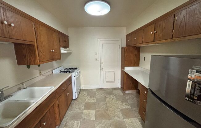 2114 N Summit