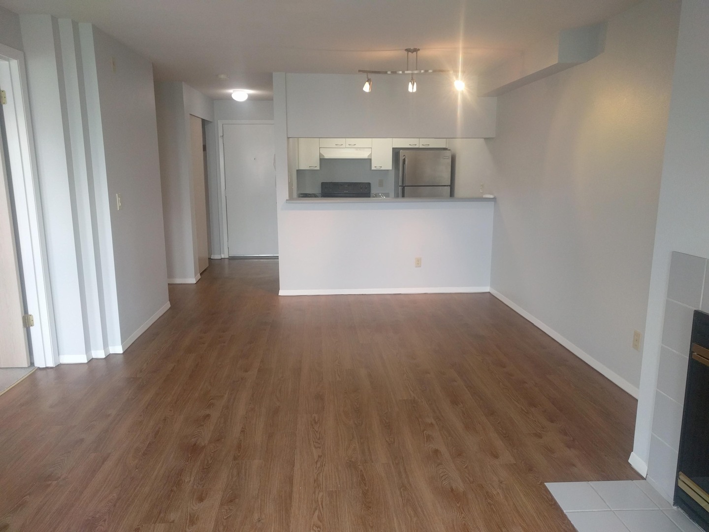 Beautiful 1BDR in the Heart of Upper Queen Anne w/ Huge Private Patio!!!