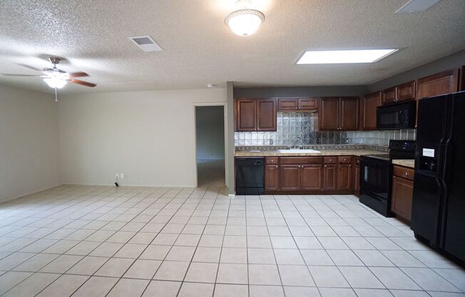 4 beds, 2 baths, $1,750