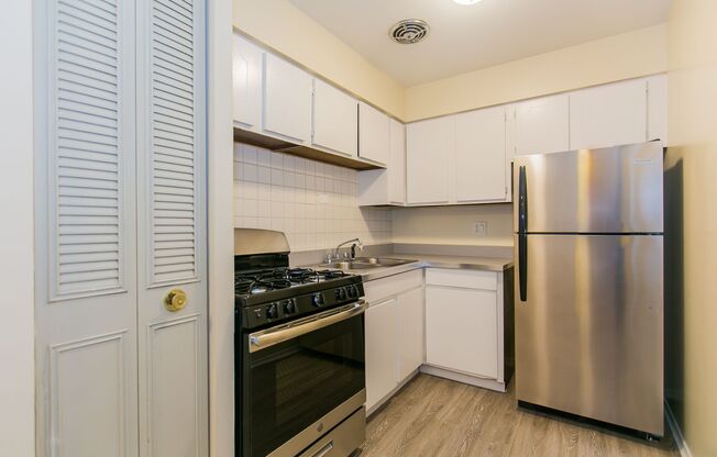 1 bed, 1 bath, 700 sqft, $1,695, Unit 428