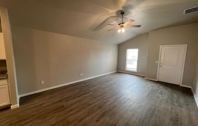 3 beds, 2 baths, $1,450