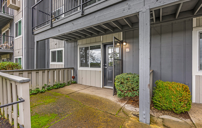 1 bed, 1 bath, 734 sqft, $1,450, Unit 821