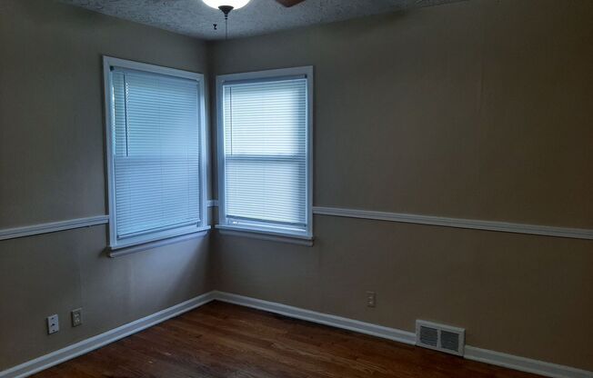 3 beds, 1 bath, $1,095