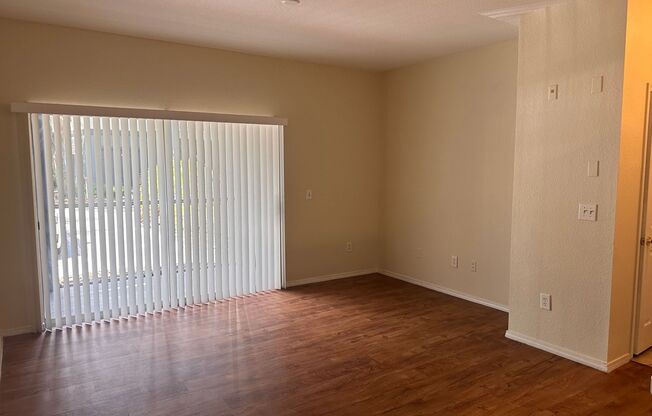 HALF OFF 1st FULL MONTHS RENT! 1 Bed/1 Bath, Ground Floor Condo in Preserve at Temple Terrace!