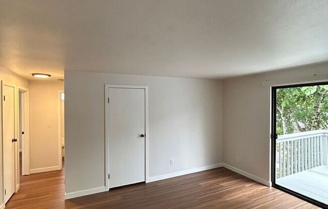 265 E SUNSET WAY