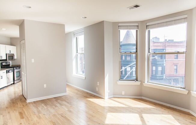 3264 N Clark