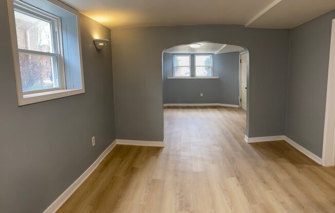 3755 S WINCHESTER AVE