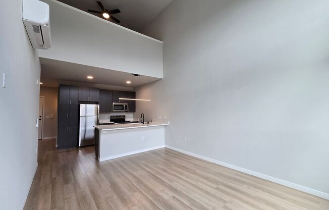 2 beds, 1 bath, 955 sqft, $2,080, Unit 8421-419
