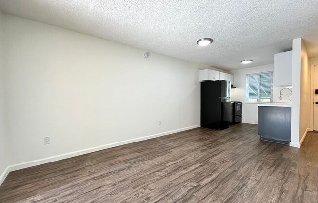 2 beds, 1 bath, 803 sqft, $1,435, Unit 59