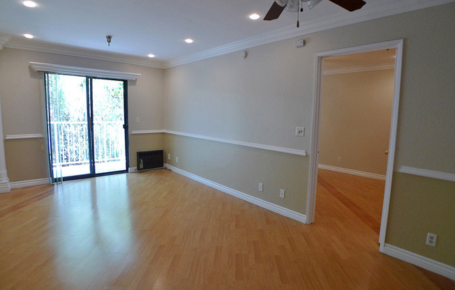 2 beds, 2 baths, 910 sqft, $2,695, Unit 514