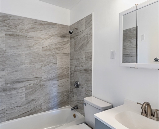 2 beds, 1 bath, 750 sqft, $2,950, Unit 14