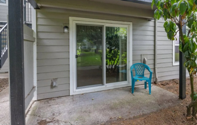 Charming Ground-Level 1BR in Sequoia Park – **Waived application fee.