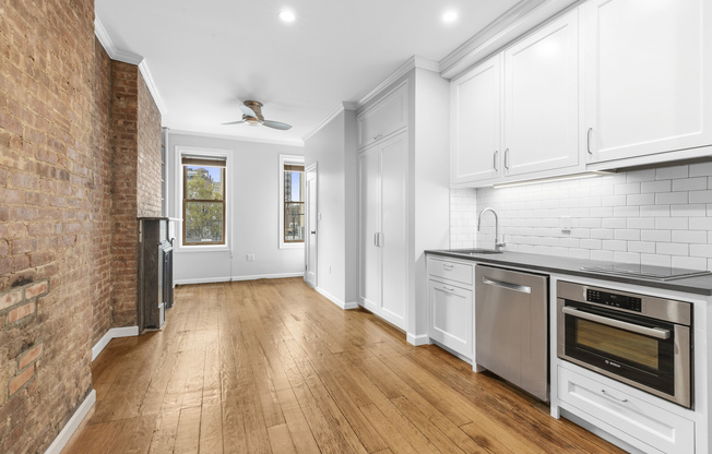 140 W 10 ST