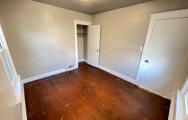 3 beds, 1 bath, $1,100