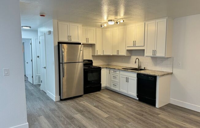 2 beds, 1 bath, 700 sqft, $1,795, Unit 19