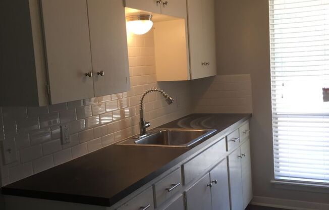 1 bed, 1 bath, 625 sqft, $1,150, Unit 121